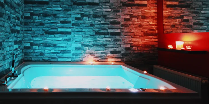 Privátní relax: sauna a vířivka pro dva, romantický balíček s občerstvením i masáží