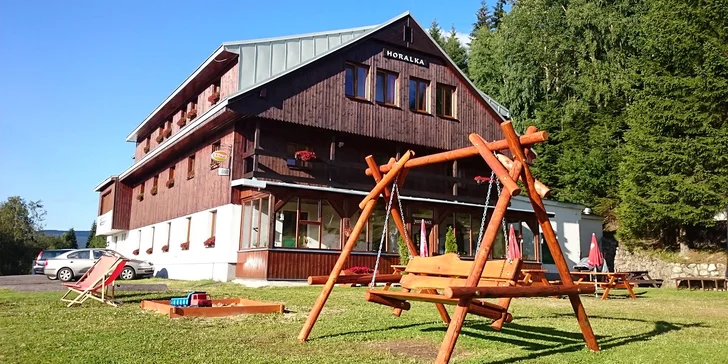 Aktivní dovolená ve Špindlu: penzion s polopenzí a saunou