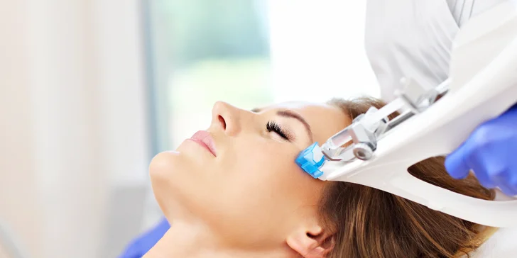 Profesionálna mezoterapia v sebe spája unikátnu technológiu Vital Injector v kombinácii so sérom DERMAHEAL HSR, ktoré ponúka rozžiarenie a omladenie pleti. 
