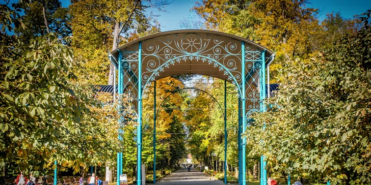 Průvodce vás s městem seznámí, vezme vás třeba na promenádu.