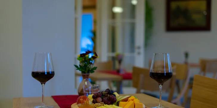 Pobytová varianta zahrnuje čtyřchodovou večeři. 