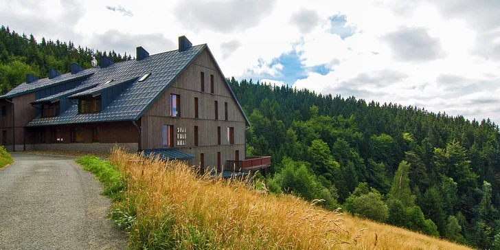 Týdenní letní pobyt pro 4-8 osob v luxusním apartmánu v Krkonoších