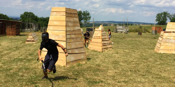 Archery game je našlapaná hra kombinující lukostřelbu a paintball.