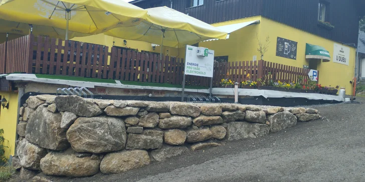 Restaurace disponuje také nabíječkou pro elektrokola.