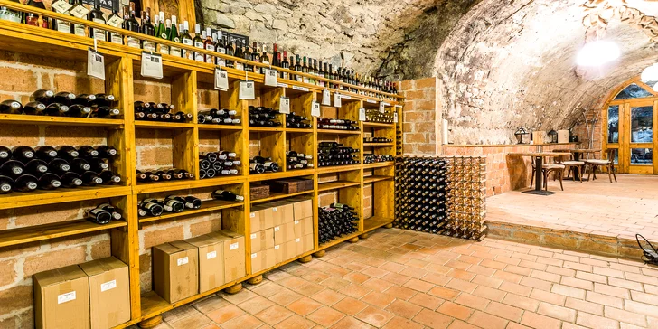 V vinnej pivnici si môžete užiť romantické chvíle pri pohári kvalitného vína