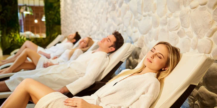 Vaše svaly i myseľ v privátnom wellness vám pomôže uvoľniť pohodlná vírivka, tepidárium či vyhrievané ležadlá.