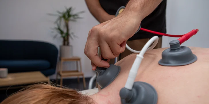 Skutočnou lahôdkou je Physio-Masáž TECH+ so systémom Avaco, ktorý kombinuje silu vákua a cielenej elektroliečby.