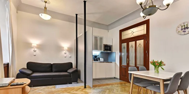 Přivítá vás apartmánový dům v samotném srdci města.