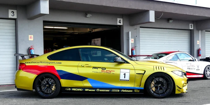 BMW M4 CS