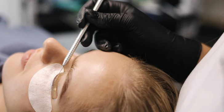 Lifting mihalníc vaše riasy opticky predĺži a krásne vytočí.