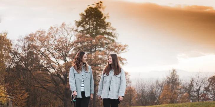 Chtěli byste tematické fotografie? Můžete se domluvit třeba na focení s domácími mazlíčky, velikonočním či zásnubním.