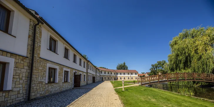 V areálu je spousta zeleně i sportovní vyžití, nudit se nebudete.