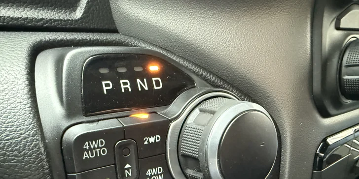 V případě zájmu je možné při rezervaci domluvit využití voucheru namísto na Dodge RAM na Ford Mustang nebo Dodge Challenger ve stejné hodnotě. 