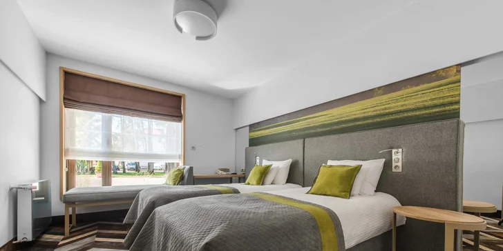 V pokoji je rychlovarná konvice i minibar. 