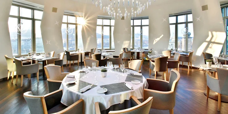 Podávat se bude pětichodové menu, které se pravidelně mění. To aktuální najdete vždy na webu restaurace. 