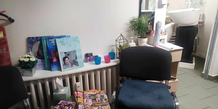 Všechny balíčky zahrnují střih a melír, některé i kompletní barvu. 