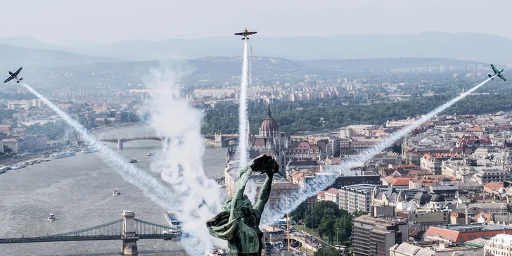 Jede se na otočku: odjíždí se v sobotu pozdě večer, neděli strávíte v Budapešti a v pondělí brzy ráno jste zpět. 