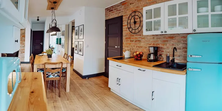 Bydlet budete v domku nebo apartmánu v obci Podgórzyn.