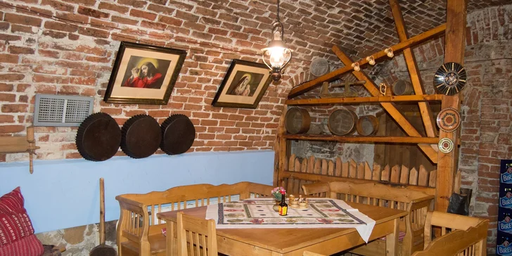 Vitajce nam ľudze na Šarišu v chižke, bars šmakuje šicko co najdzece v miske!

