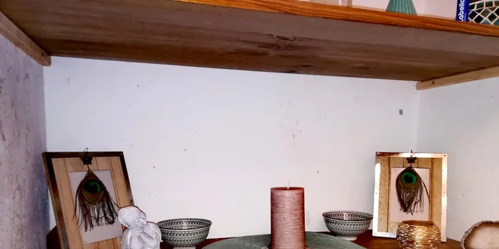 Masáž Shiatsu s prvky akupresury uvolňuje energii v akupunkturních drahách, a tím obnovuje energetickou rovnováhu v těle.