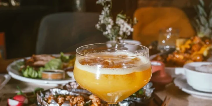 Súčasťou ponuky sú aj exotické limonády a miešané drinky, ktoré sú ideálnym doplnkom k pikantným ázijským pokrmom.