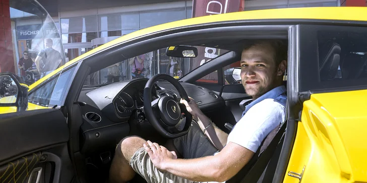  Za volant si na chvilku může sednout i kdokoliv z vašeho doprovodu.