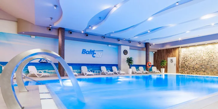 Během pobytu můžete neomezeně navštěvovat wellness, kde najdete prostorný bazén s protiproudem, finskou a římskou saunu, minibazény s hydromasáží, tepidárium i ledovou jeskyni a slunné louky. 