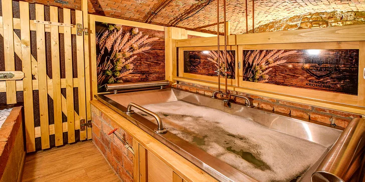 V hotelu Černý orel si užijete i relaxaci v privátních pivních lázních (u některých balíčku je v ceně).