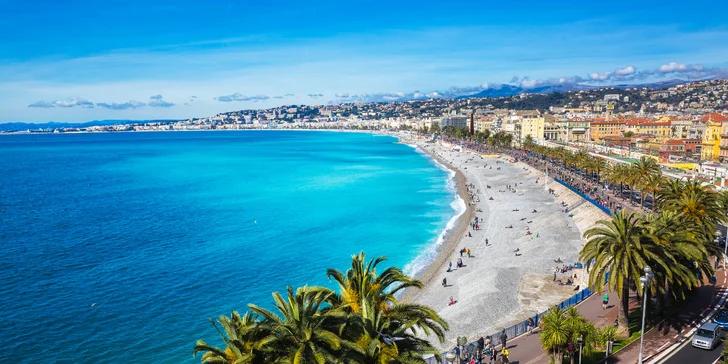 Letovisko Cannes na Cote d'Azur, které je vyhlášeno konáním filmového festivalu, vás okouzlí. 