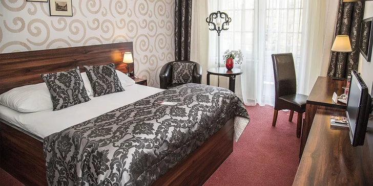 Užijte si parádní relaxační pobyt ve 4* hotelu Morris v Novém Boru. Pokoje jsou zařízené v klasickém anglickém stylu.
