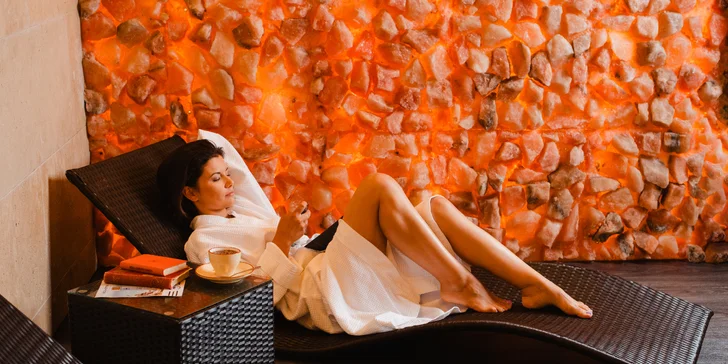 Jejich součástí je medová a bylinková sauna, parní sauna i Kneippův chodník.