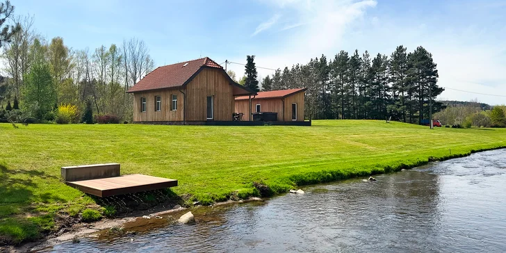 Pobyt na hranici Brdov pre pár aj rodinu: wellness apartmán s vonkajšou vírivkou aj infrasaunou