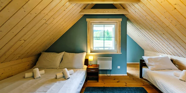 K dispozícii budete mať celú chatku až pre 7 osôb. Tá vyniká drevom a príjemným minimalizmom.