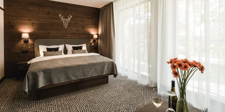 Štýlový rezort****, chalety a tiny houses: wellness a 2 deti do 11,99 r. zdarma