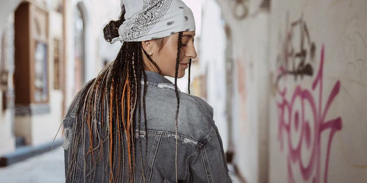 K tomu vám pomůže kurz o 8 kapitolách od profíku z RainbowBraids. 