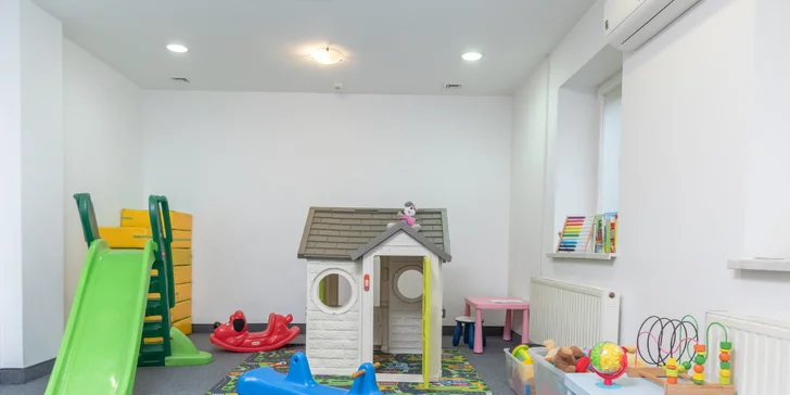 Pro nejmenší je připravený i vnitřní dětský koutek.