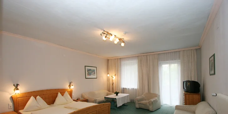 V každej izbe nájdete aj televíziu a bezplatné Wi-Fi.
