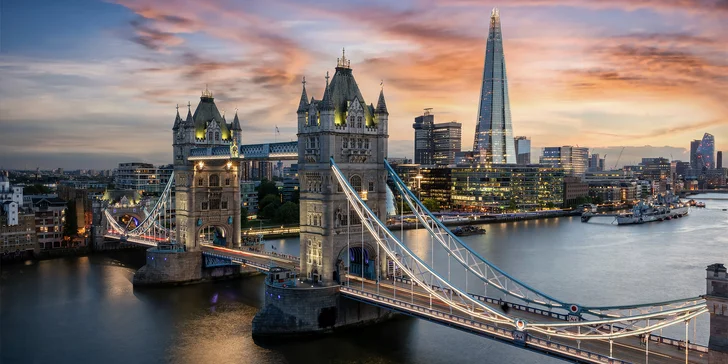 Uvidíte mimo jiné i slavný most Tower Bridge a která vás zanese až k majestátnímu hradu Tower of London.