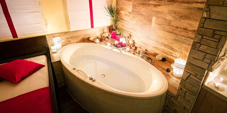 Dopřát si můžete i zasloužený relax, do saunového světa se podíváte na celých 90 minut.