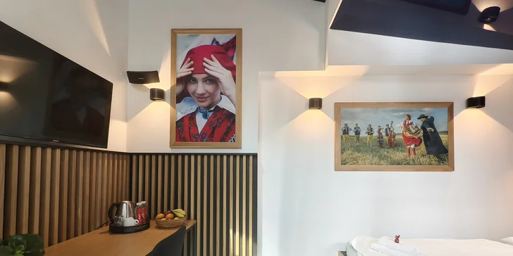 Vždy tu najdete manželskou postel, TV, minibar a set na přípravu kávy a čaje.