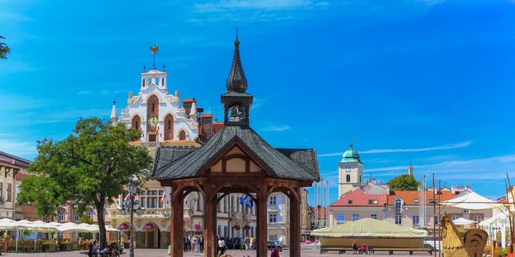 Projděte si historické centrum Řešova, které se rozprostírá kolem řeky Wislok.