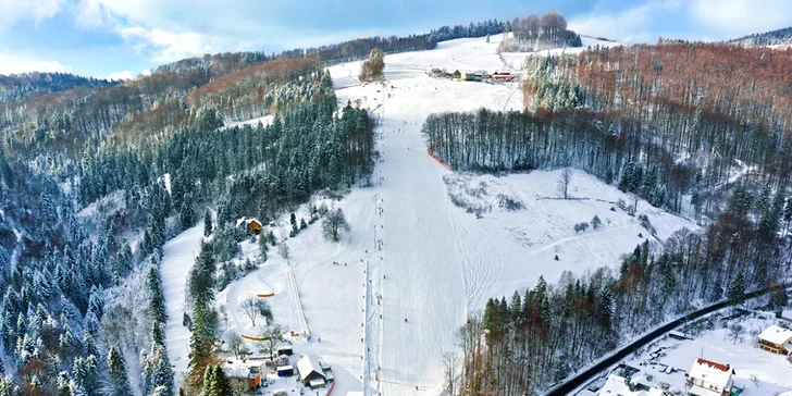 Hotel sa nachádza v dosahu známych lyžiarskych stredísk Wisła, Dolina a Czantoria.