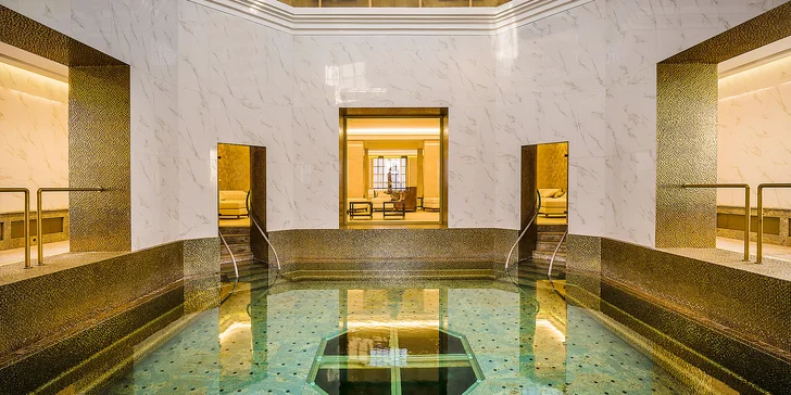 Hotel Royal Palace, ktorý je súčasťou Moderných Kúpeľov, predstavuje kombináciu luxusu, pohodlia a liečebnej sily turčianskych prameňov.