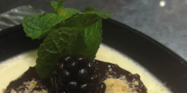 Dezerty jsou výhradně domácí, naláká vás panna cotta, tiramisu nebo si dáte zmrzlinový pohár?