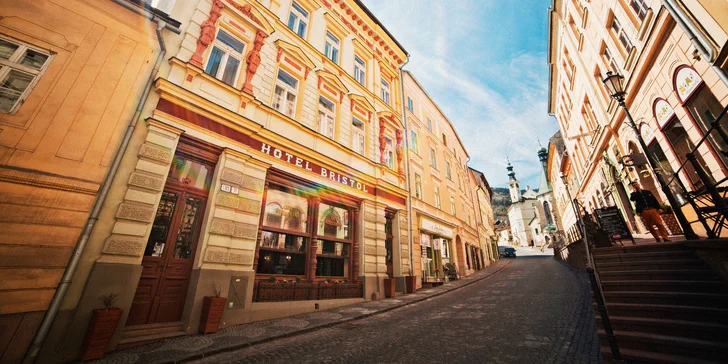 Hotel Bristol*** sídlí v jedné z nejkrásnějších budov v centru Banské Štiavnice.