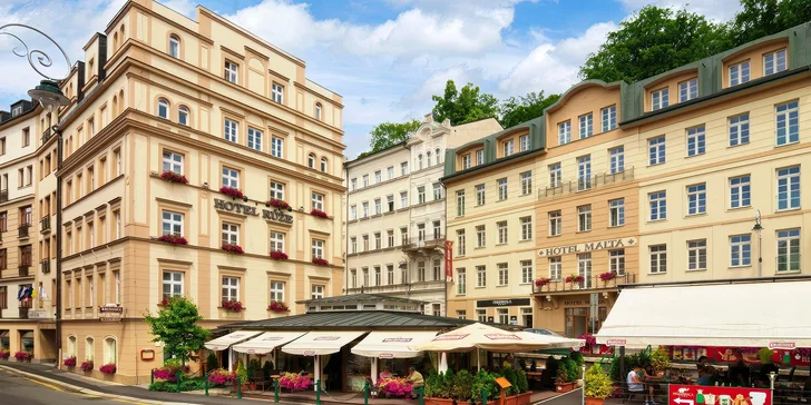Pobyt v centru Karlových Varů: polopenze i zábal, perličková koupel a masáž