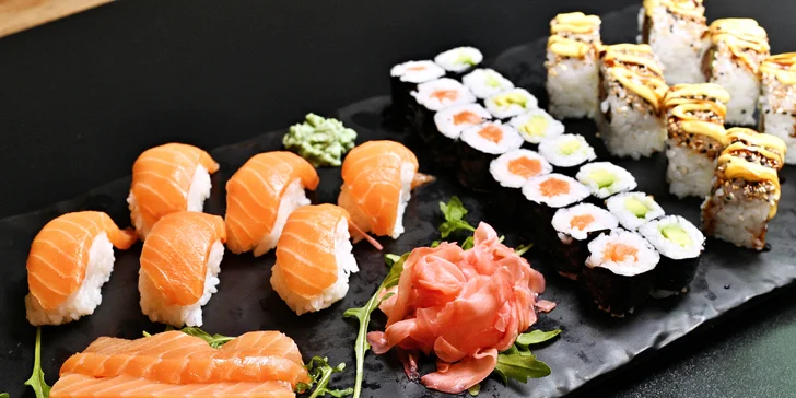 Parádní sushi sety čítají 8 až 40 kousků (S38 sushi set 1).