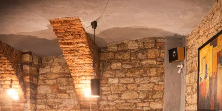 Vyrazte s přáteli na dobré pití, které můžete (ale nemusíte) zkombinovat s vodní dýmkou. 