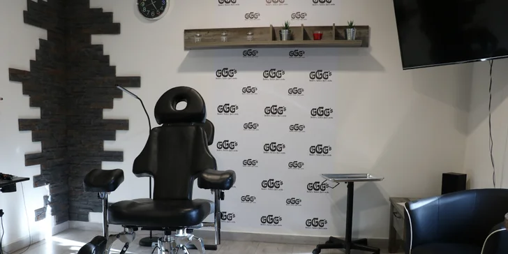 Pánové, užijte si svou chvilku v barber shopu: střih, úprava vousů, masáž hlavy i zábal na ruce
