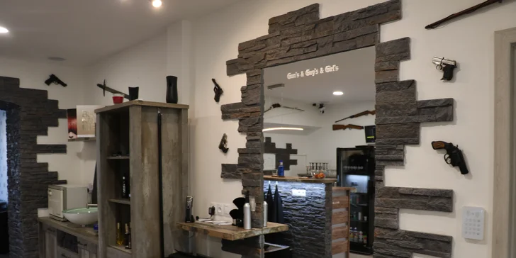 Pánové, užijte si svou chvilku v barber shopu: střih, úprava vousů, masáž hlavy i zábal na ruce